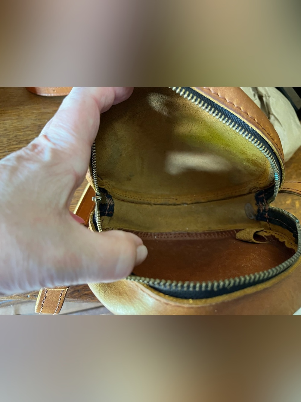 Portland Leather Honey Small Circle Crossbody Bag in Tan Brown - Picture 5 of 5